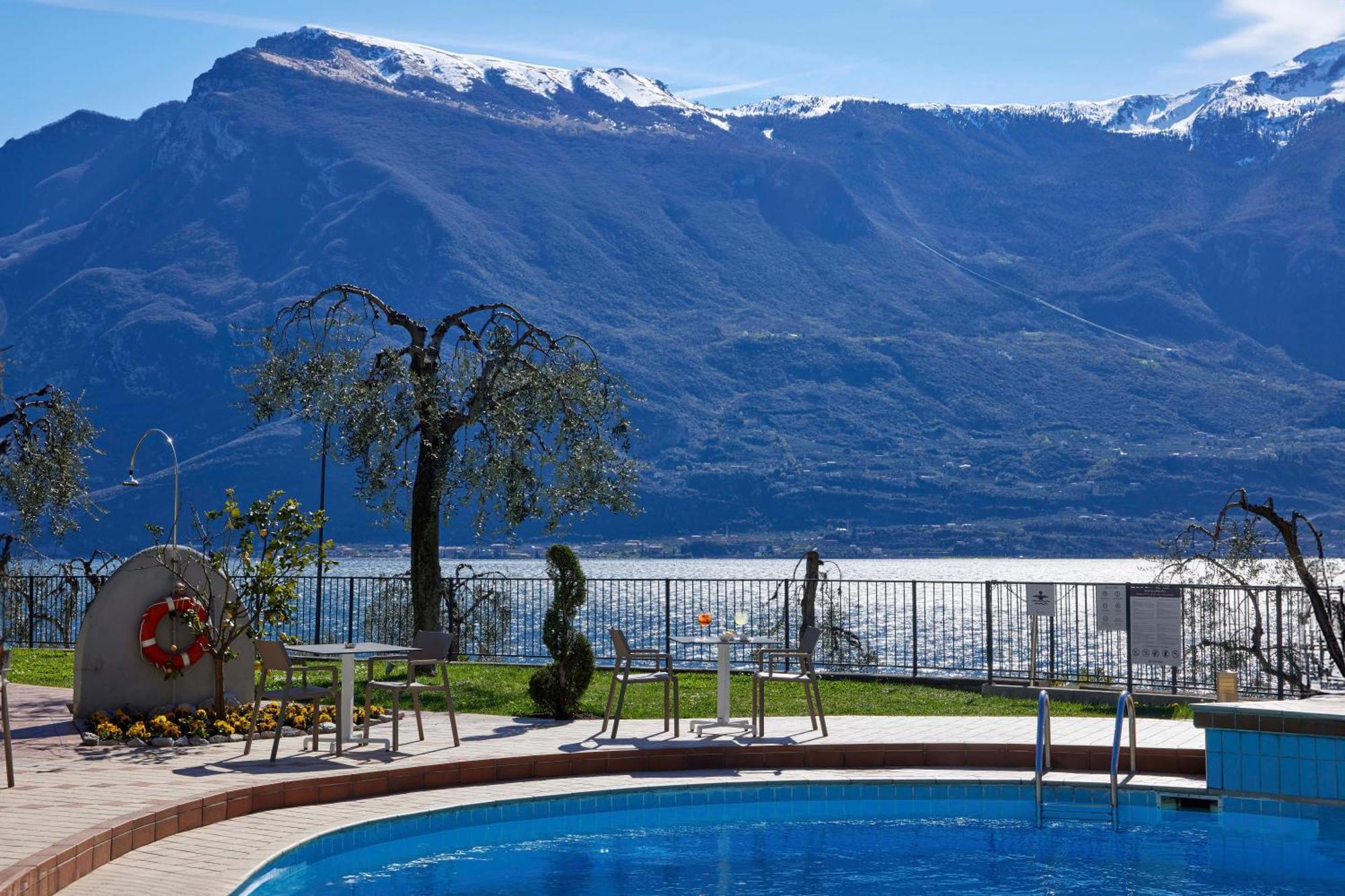 Hotel Atilius - Adults Only Limone sul Garda Kültér fotó
